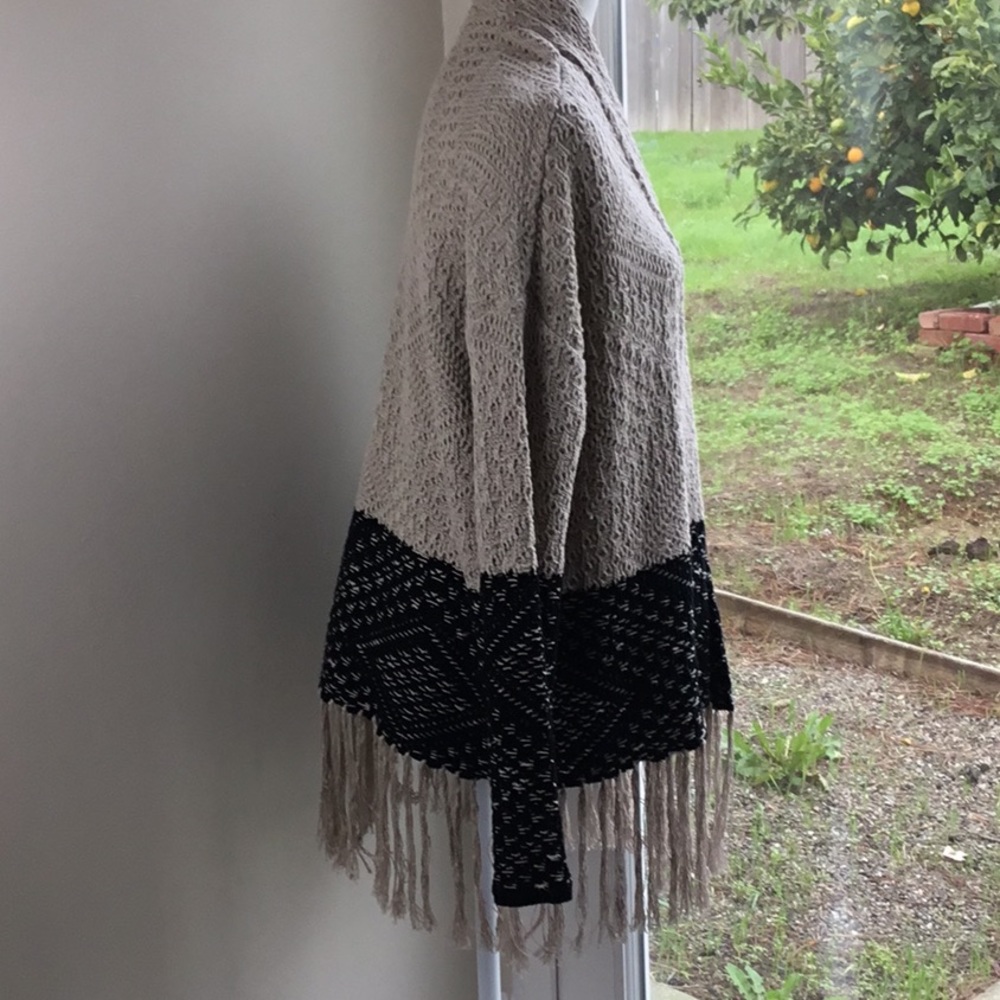 Fringed Cardigan - Picture 4 of 8